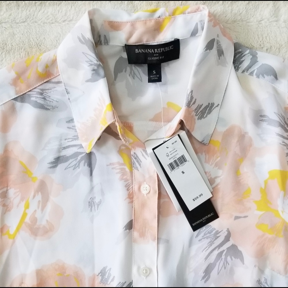 Banana Republic - Floral Button down - Picture 2 of 6